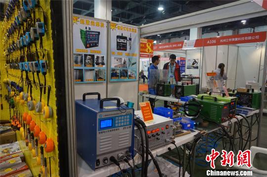 “2017中國機電交易博覽會”現(xiàn)場 張煜歡 攝